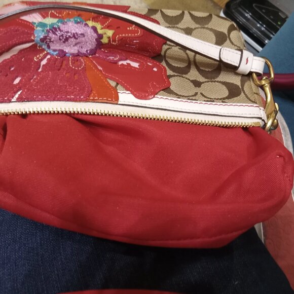 Vintage Limited Edition Coach Pouchette/Wristlet - Picture 4 of 12